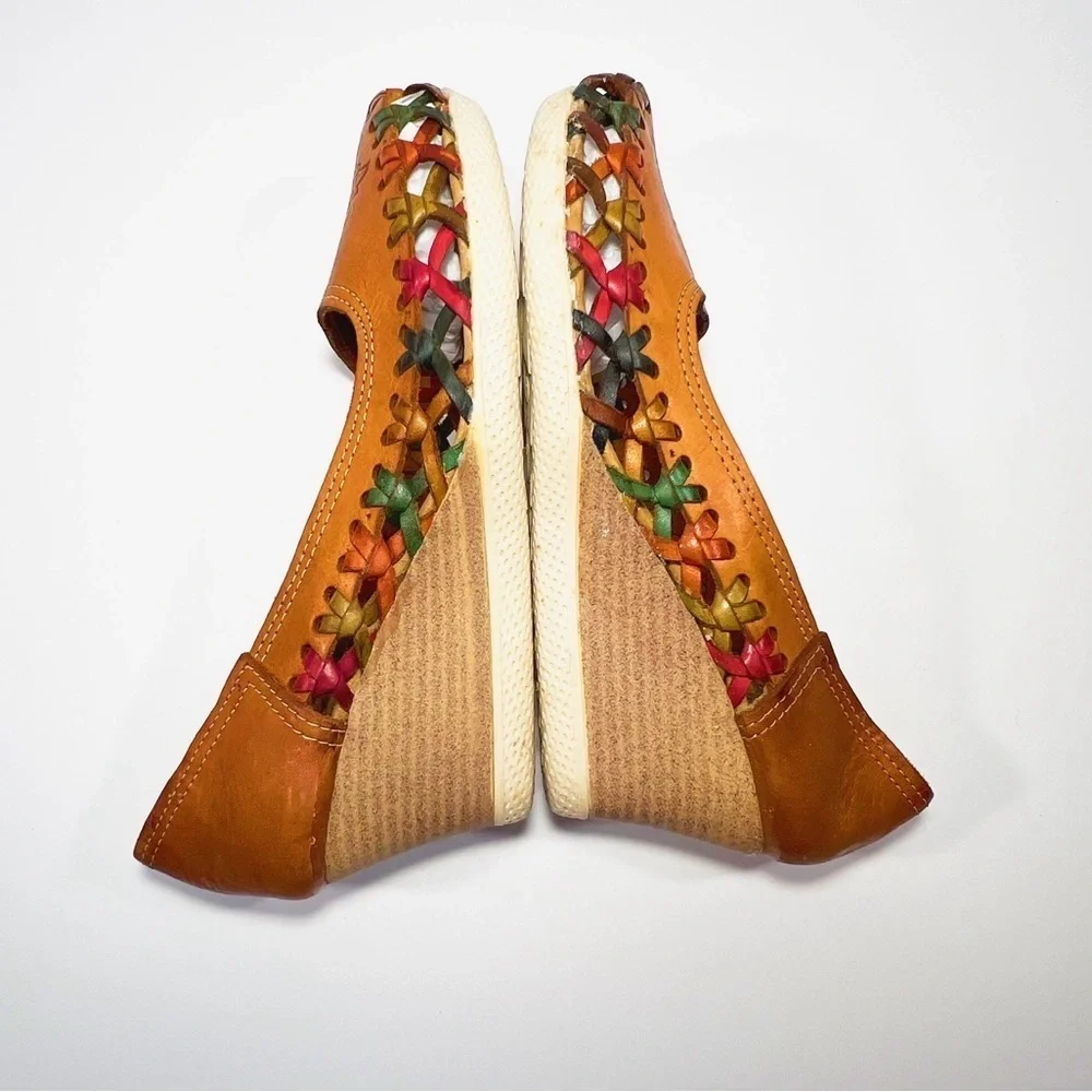 Torres Tooled Tan Leather Huarache Laced Wedge Womens size 5